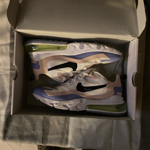 Woman air Max 270 React - Picture 8 of 8